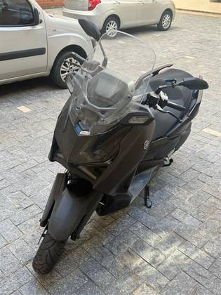 YAMAHA XMAX 300 CONNECTED ABS YAMAHA XMAX 300 CONNECTED ABS